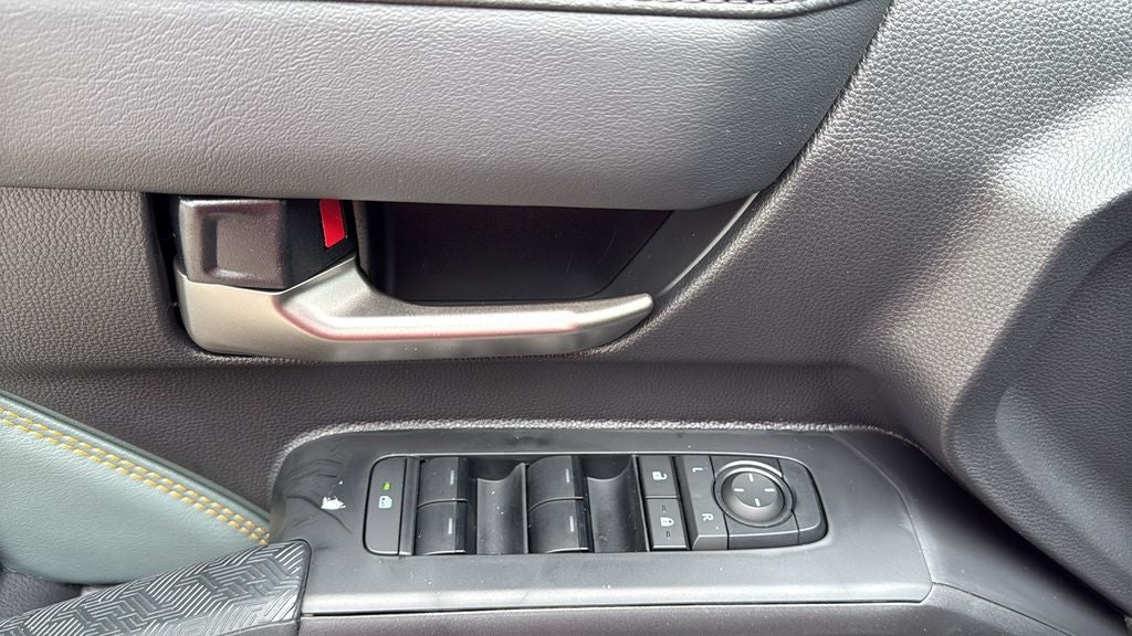 2026 Toyota Tacoma i-FORCE MAX Trailhunter