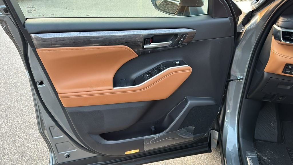 2026 Toyota Highlander Hybrid Hybrid Platinum