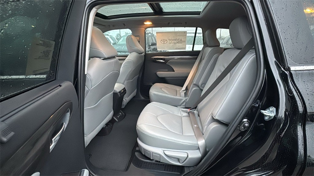 2026 Toyota Highlander Hybrid Hybrid Platinum