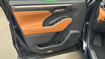 2026 Toyota Highlander Hybrid Hybrid Platinum