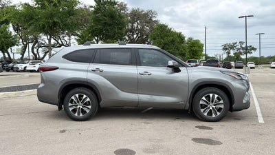 2026 Toyota Highlander Hybrid Hybrid XLE