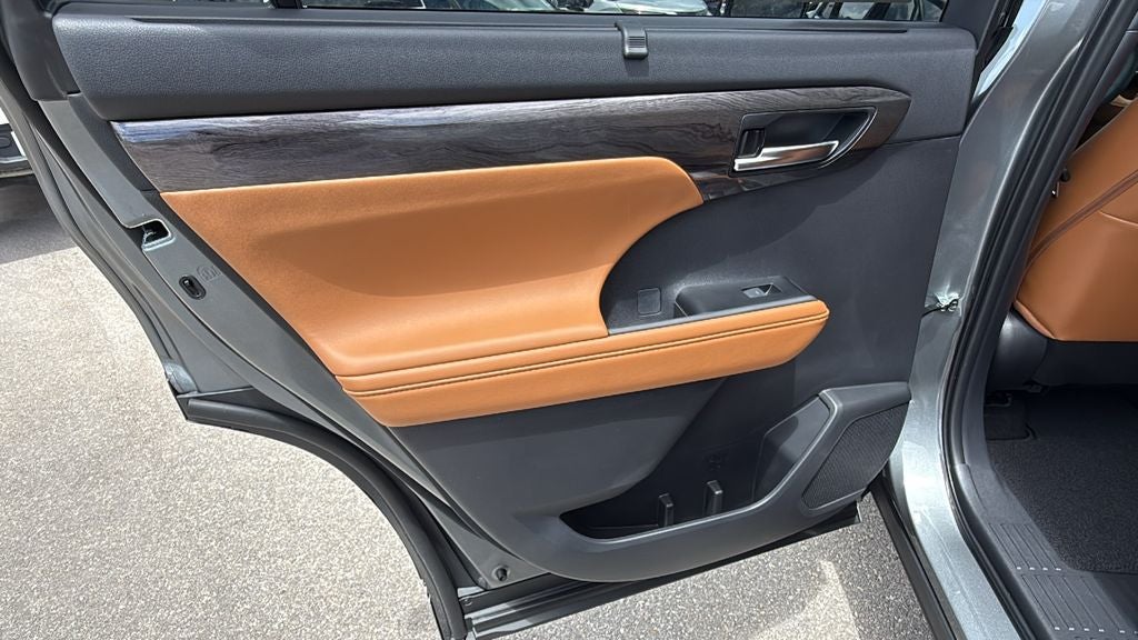 2026 Toyota Highlander Platinum