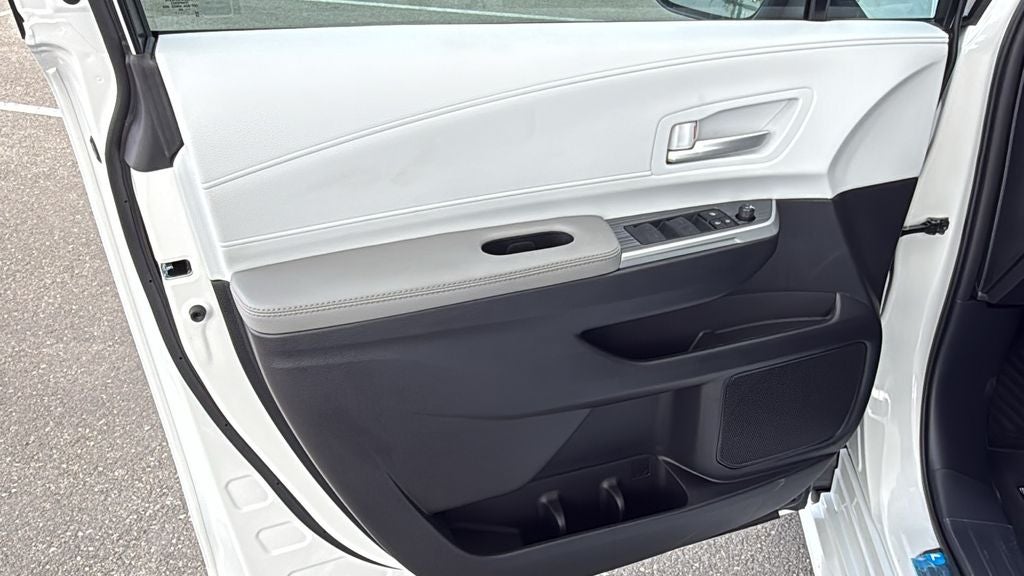 2026 Toyota Sienna XLE 8 Passenger