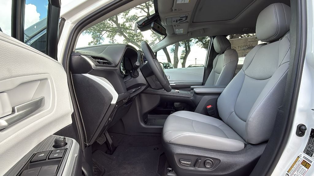 2026 Toyota Sienna XLE 8 Passenger