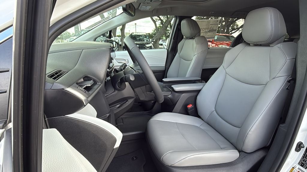 2026 Toyota Sienna XLE 8 Passenger