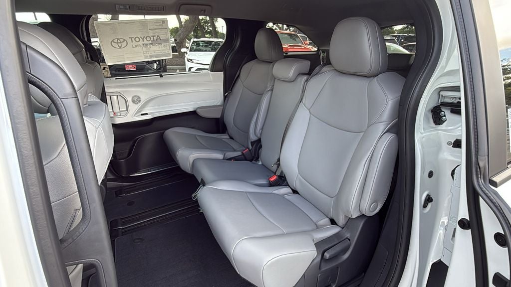 2026 Toyota Sienna XLE 8 Passenger