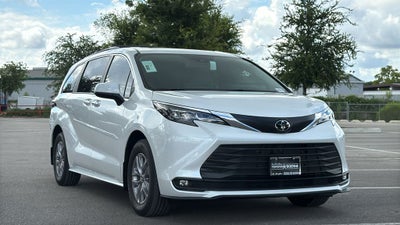 2026 Toyota Sienna XLE 8 Passenger