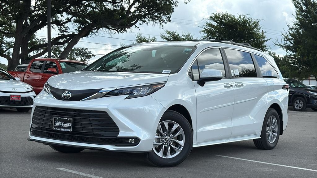 2026 Toyota Sienna XLE 8 Passenger