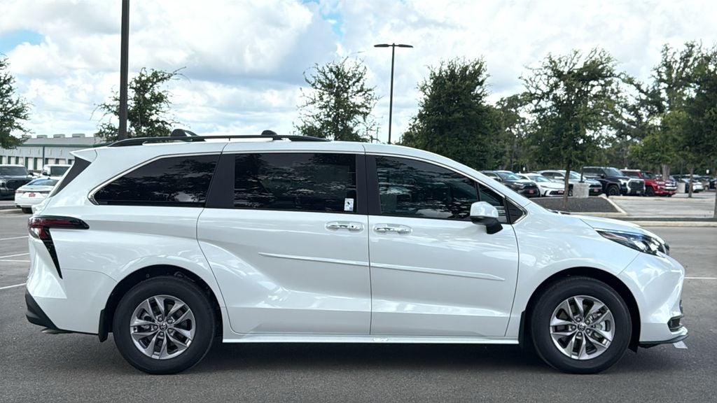 2026 Toyota Sienna XLE 8 Passenger