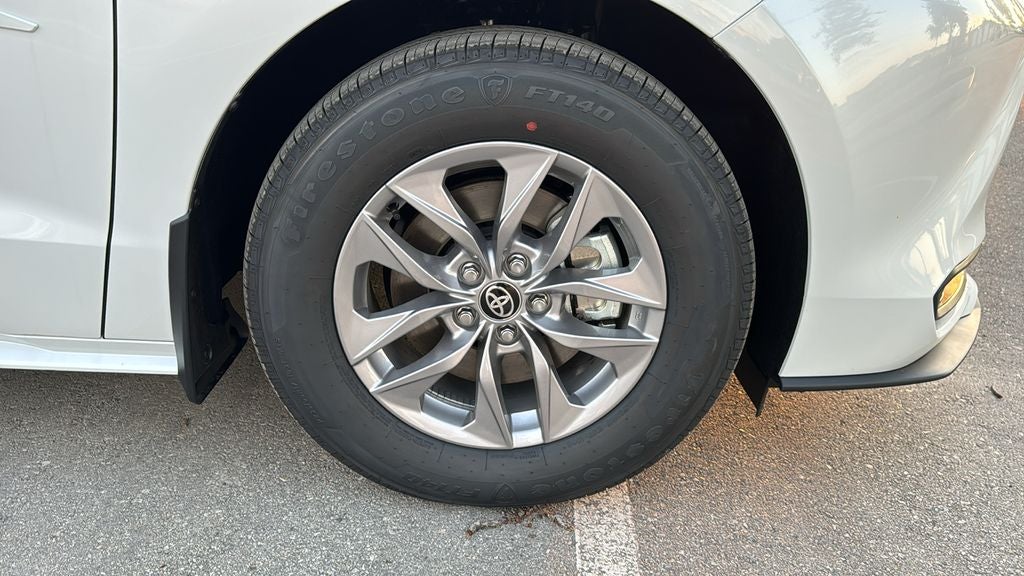 2026 Toyota Sienna XLE