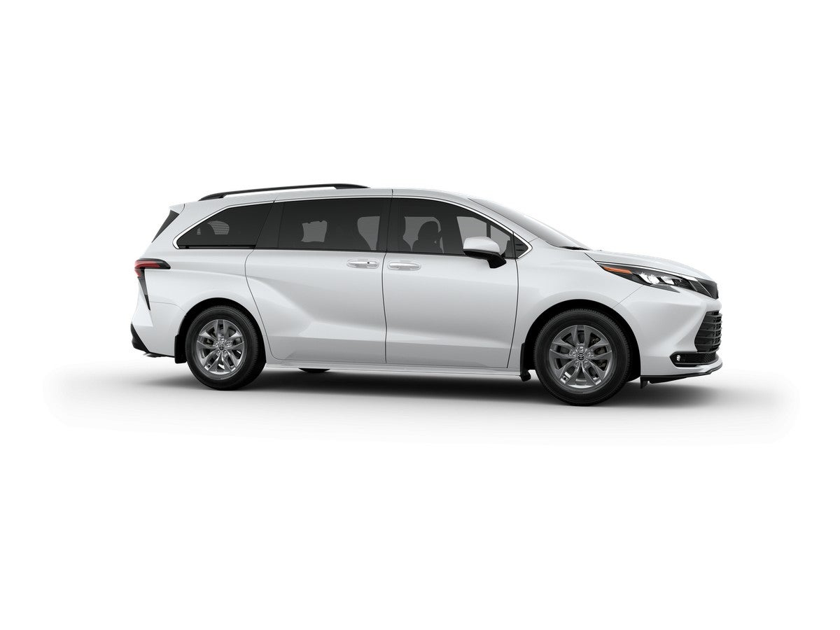 2025 Toyota Sienna XLE 8 Passenger