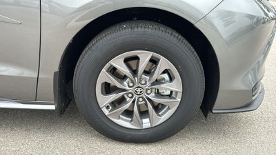 2026 Toyota Sienna XLE 8 Passenger