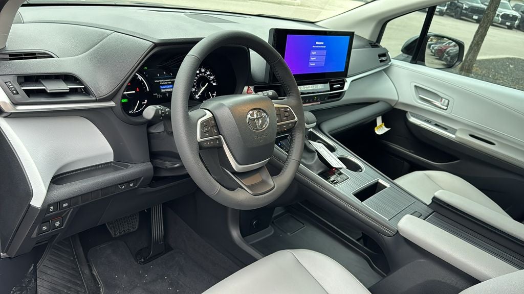 2026 Toyota Sienna XLE 8 Passenger