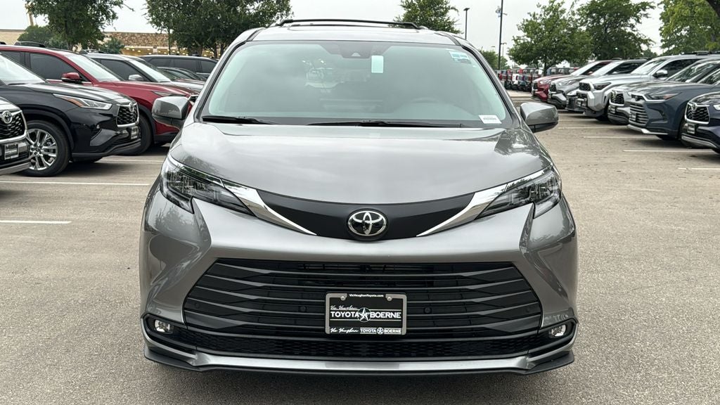 2026 Toyota Sienna XLE 8 Passenger