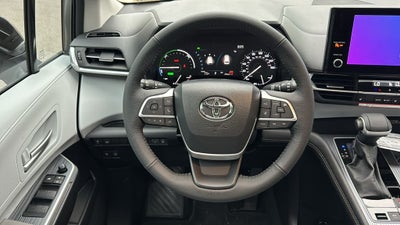 2026 Toyota Sienna XLE 8 Passenger