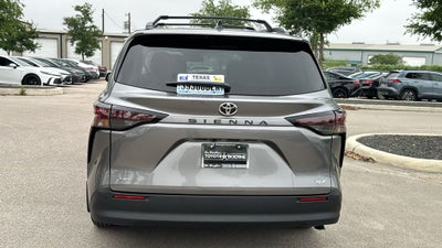 2026 Toyota Sienna XLE 8 Passenger