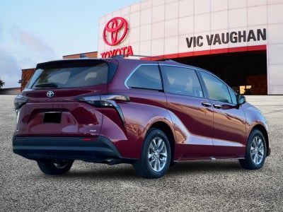 2026 Toyota Sienna XLE 8 Passenger