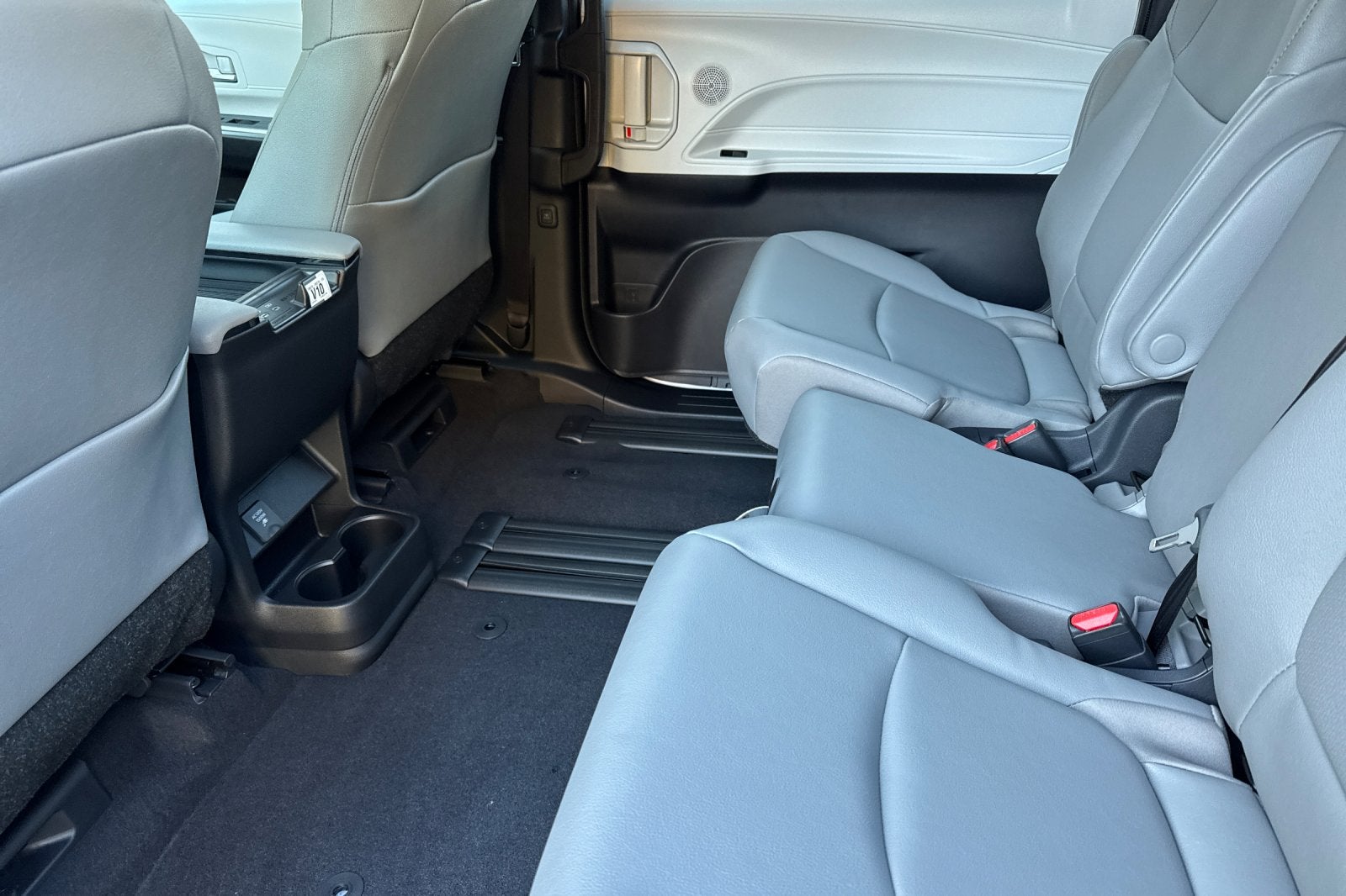 2026 Toyota Sienna XLE 8 Passenger