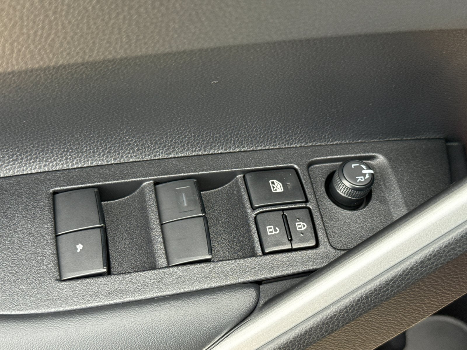 2026 Toyota Corolla Cross Hybrid SE
