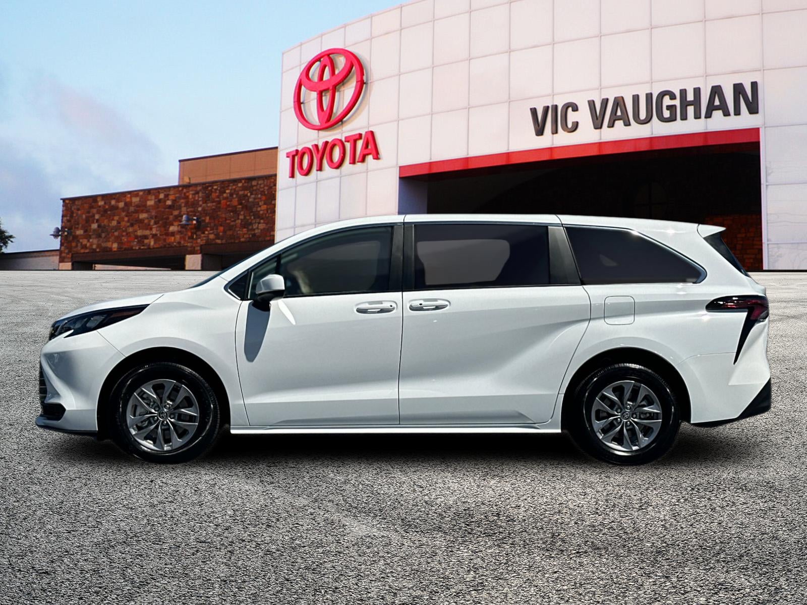 2026 Toyota Sienna LE