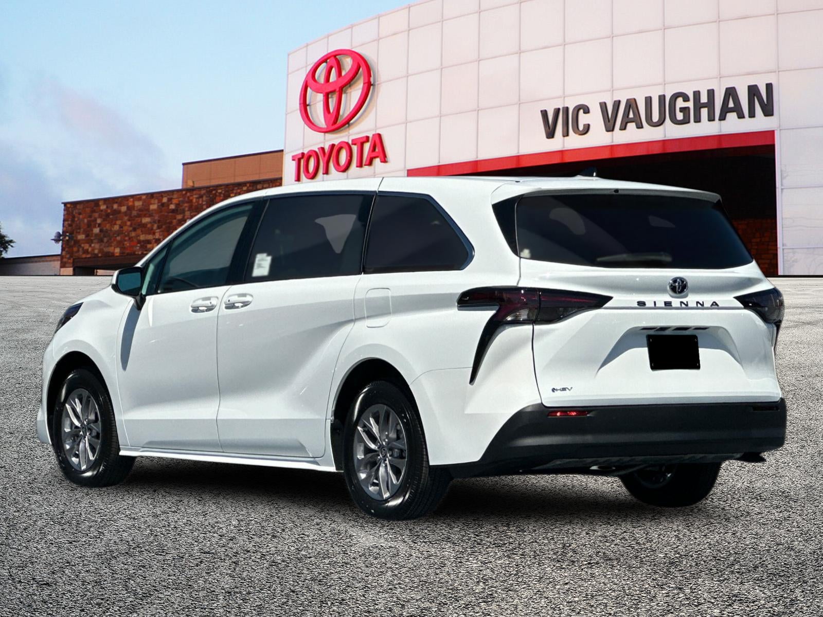 2026 Toyota Sienna LE