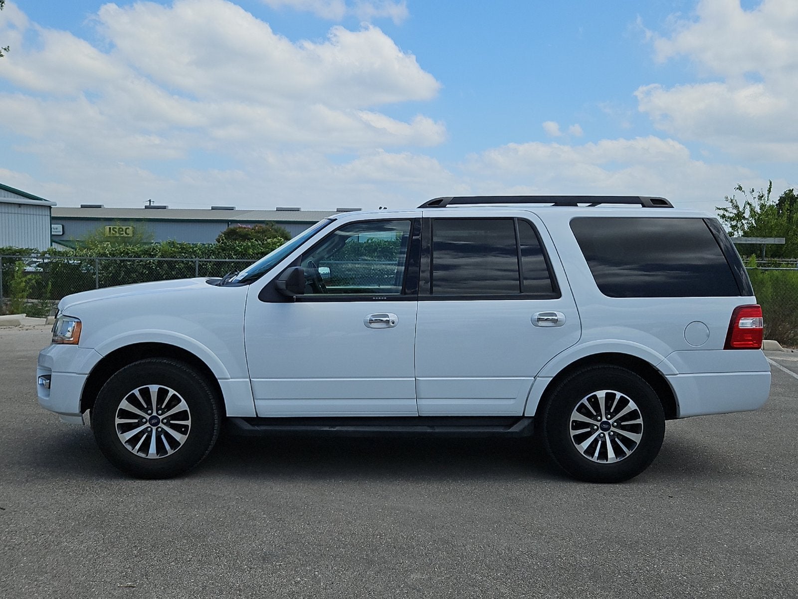 Used 2016 Ford Expedition XLT with VIN 1FMJU1HT6GEF22671 for sale in Boerne, TX