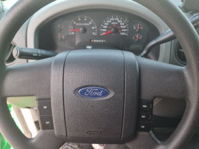 2004 Ford F-150 XL