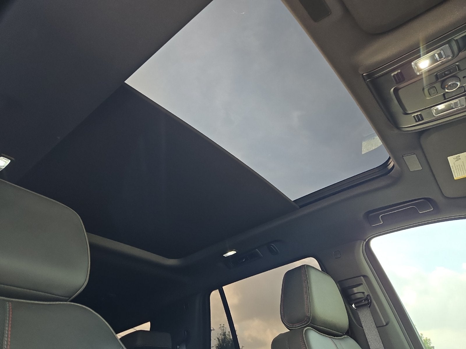 2025 Chevrolet Tahoe RST