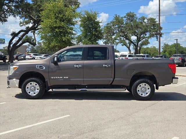 2016 Nissan Titan SV
