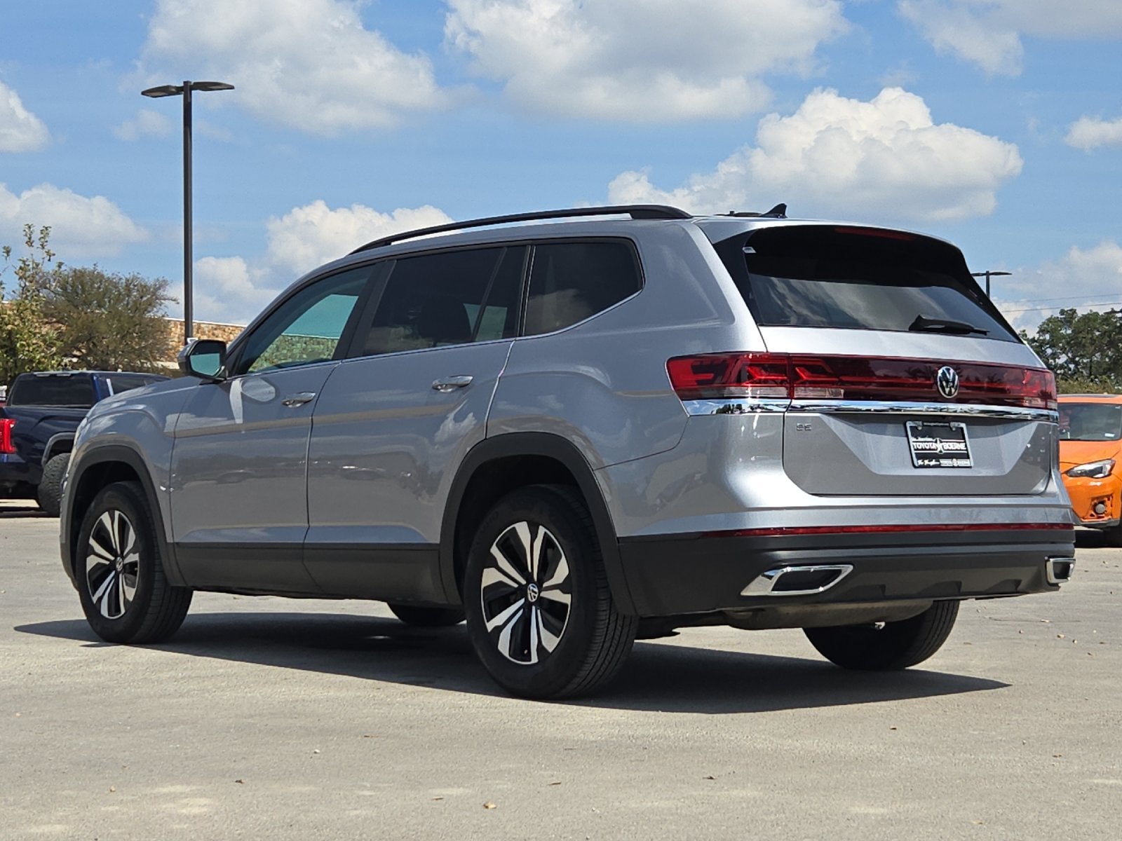 2025 Volkswagen Atlas 2.0T SE