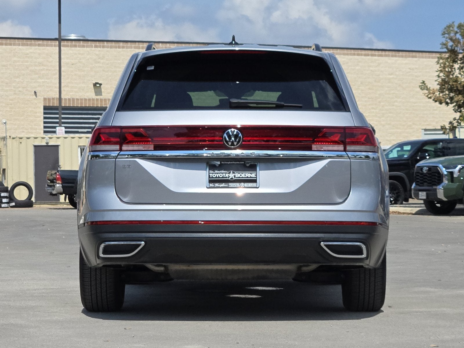 2025 Volkswagen Atlas 2.0T SE