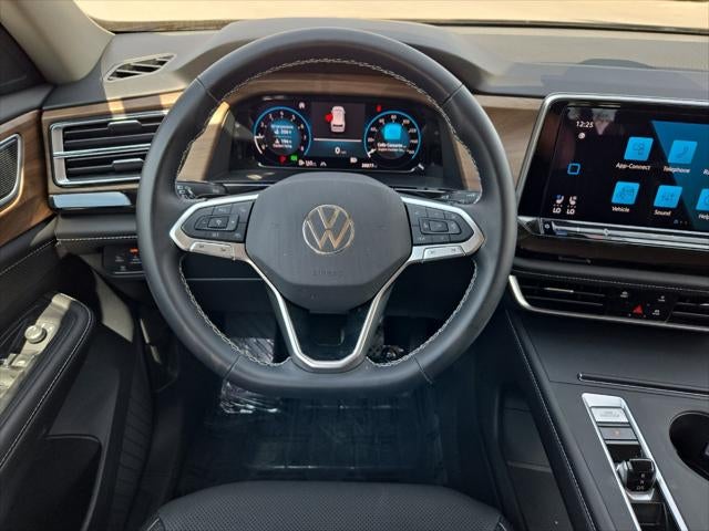 2025 Volkswagen Atlas 2.0T SE