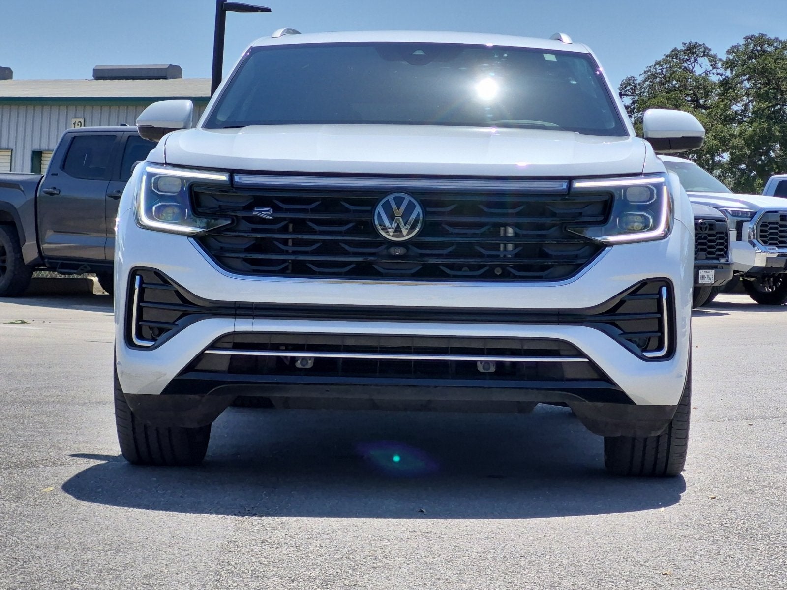 2024 Volkswagen Atlas Cross Sport 2.0T SEL Premium R-Line