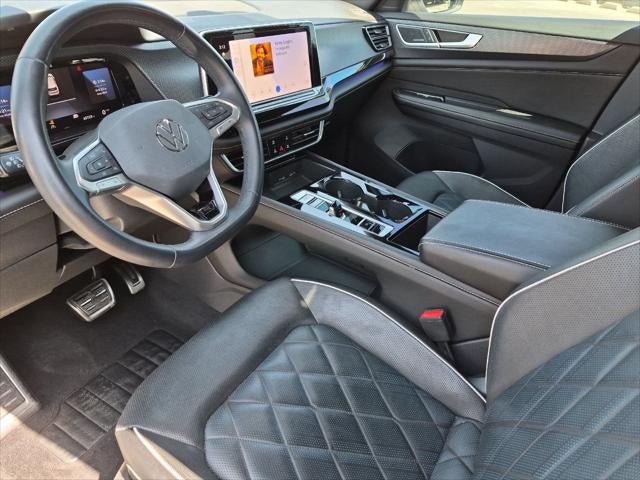 2024 Volkswagen Atlas Cross Sport 2.0T SEL Premium R-Line