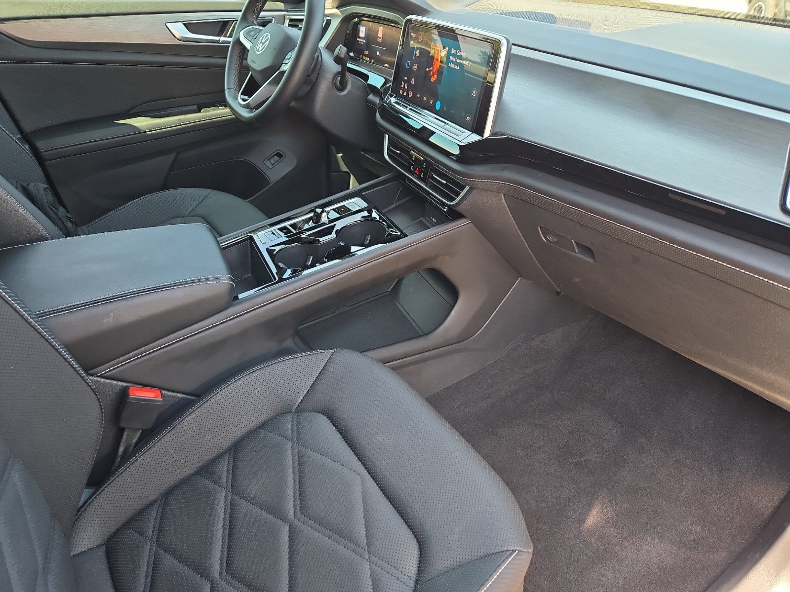 2024 Volkswagen Sport 2.0T SE w/Technology