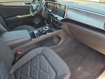 2024 Volkswagen Sport 2.0T SE w/Technology