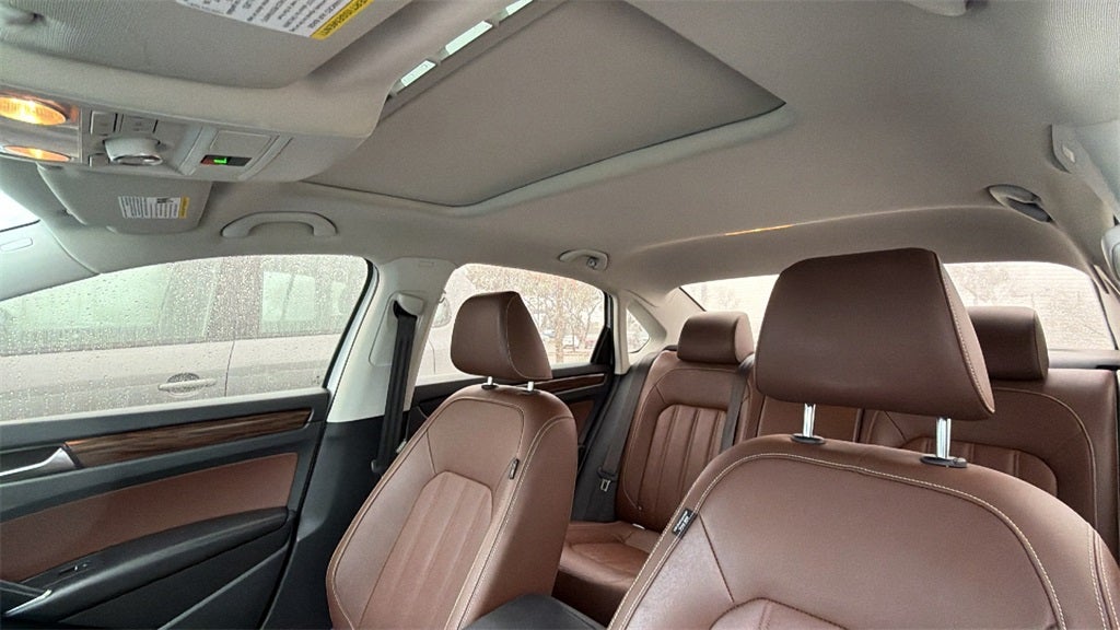 2022 Volkswagen Passat 2.0T Limited Edition