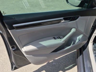 2018 Volkswagen Passat 2.0T SE