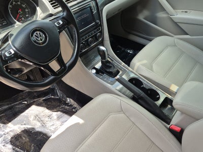 2018 Volkswagen Passat 2.0T SE