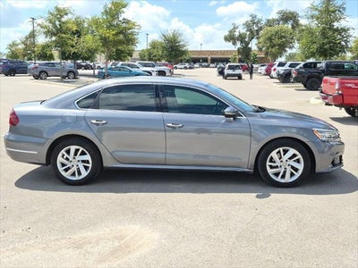 2018 Volkswagen Passat 2.0T SE