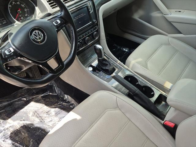 2018 Volkswagen Passat 2.0T SE