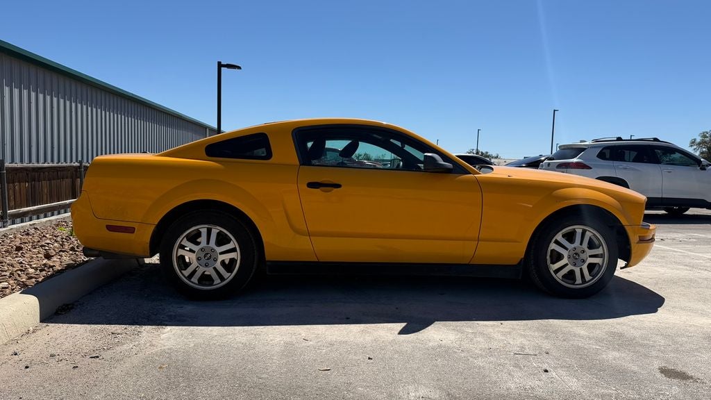 2007 Ford Mustang V6 Deluxe