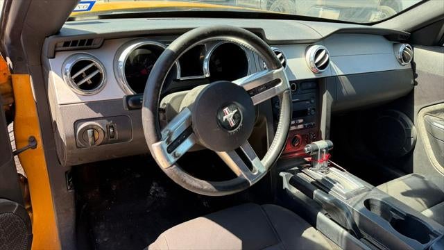 2007 Ford Mustang V6 Deluxe