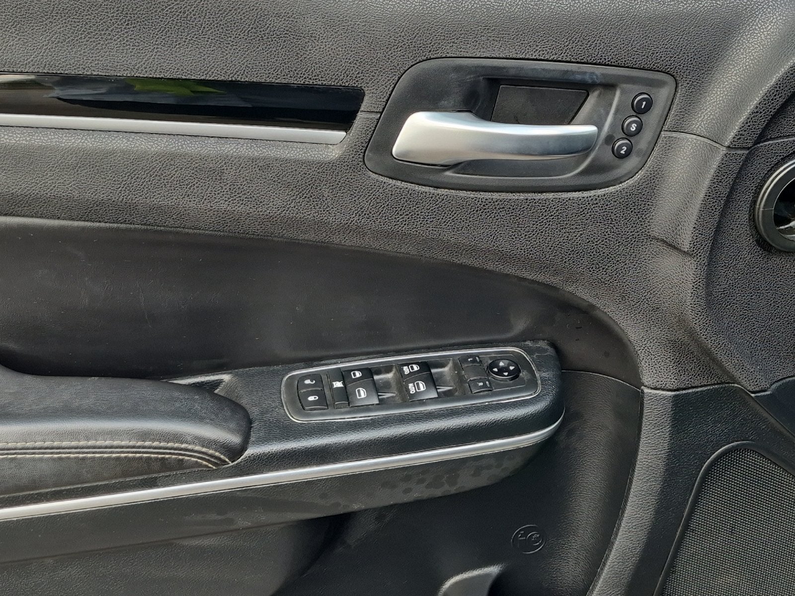 2018 Chrysler 300 S