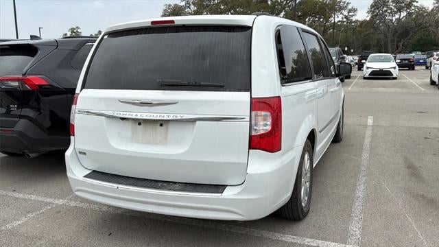 2016 Chrysler Town & Country Touring