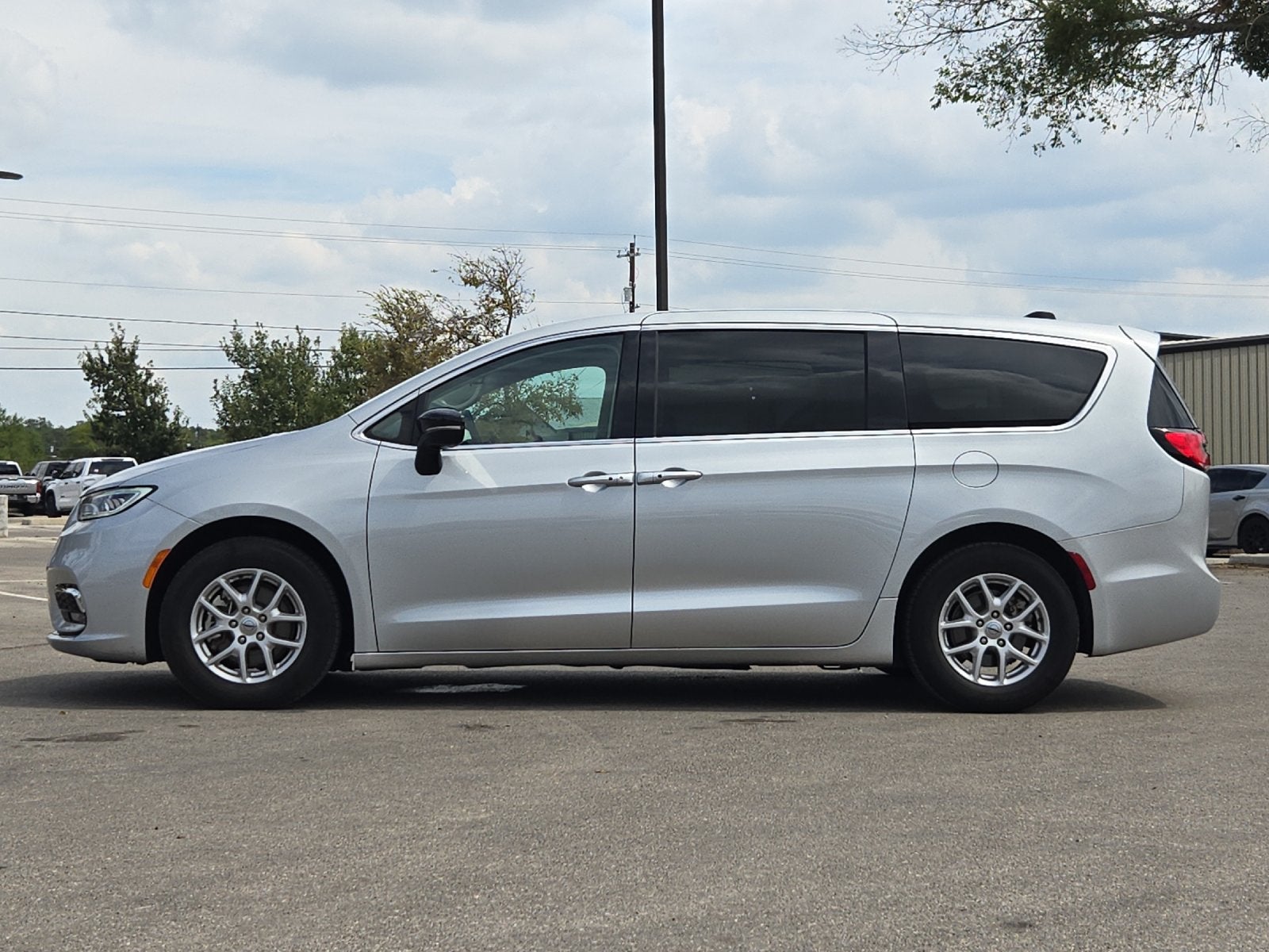 2024 Chrysler Pacifica Touring L