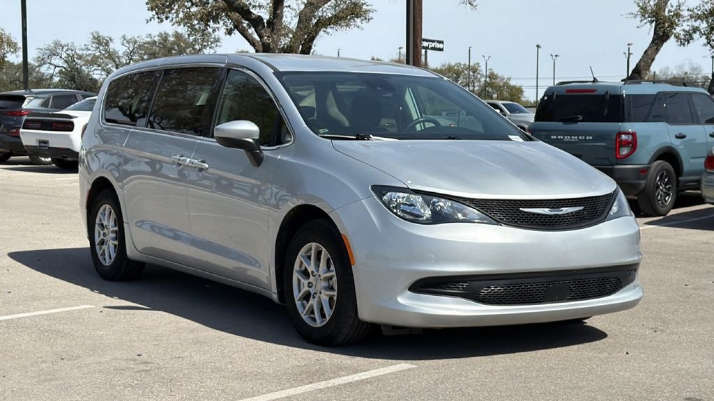 2023 Chrysler Voyager LX