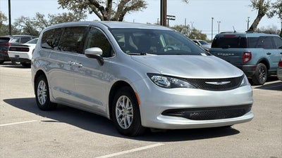 2023 Chrysler Voyager LX