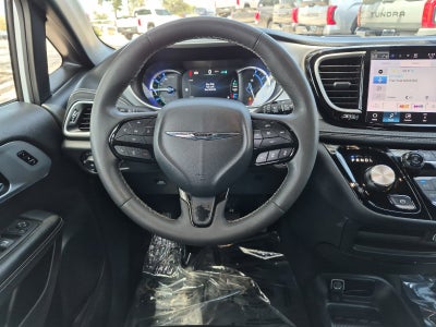 2024 Chrysler Pacifica Hybrid Select S Appearance