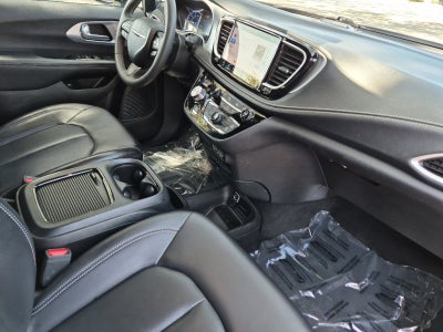 2024 Chrysler Pacifica Hybrid Select S Appearance